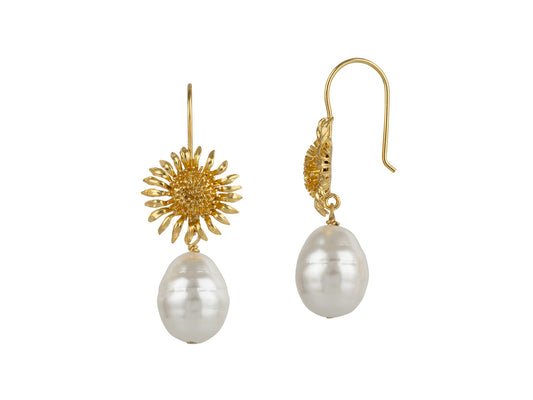 Earring made from brass, goldplated, mini baroque pearl