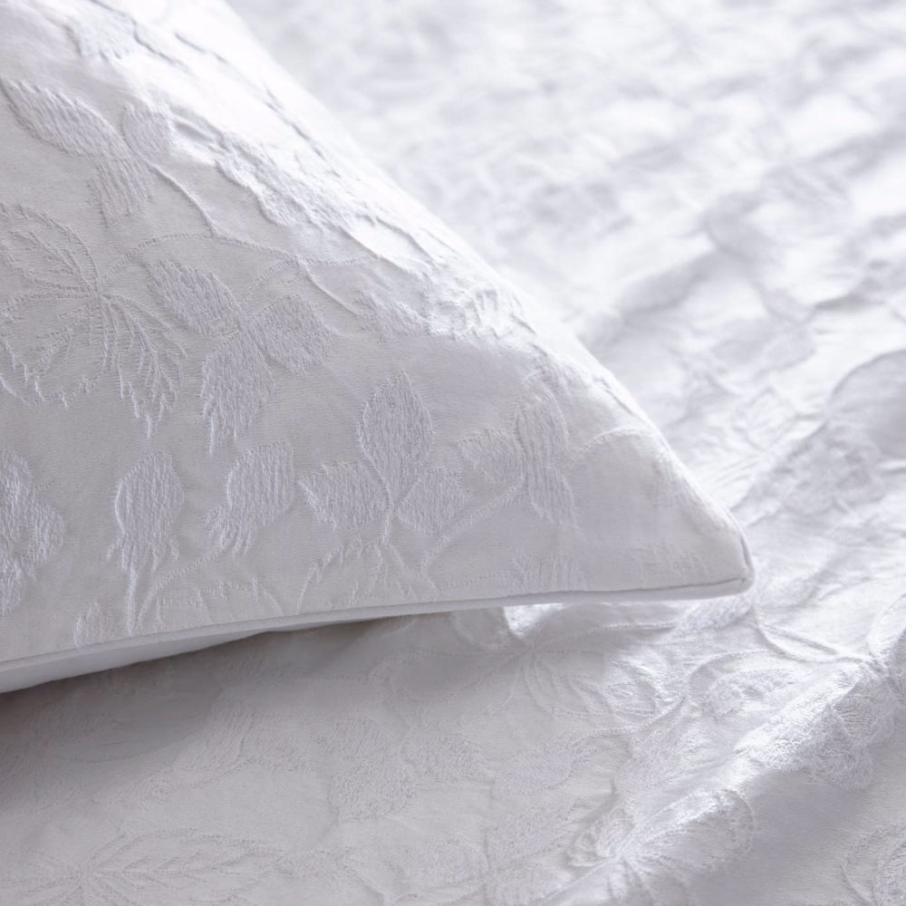 Woven Bed Linen - Wild Strawberry - White